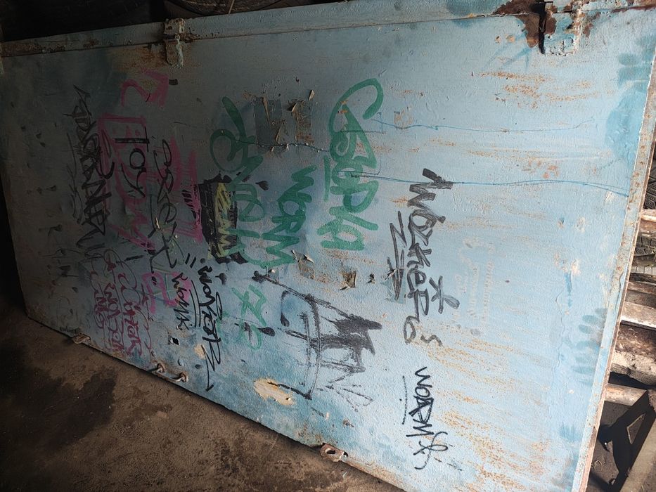 Продам жалізні двері