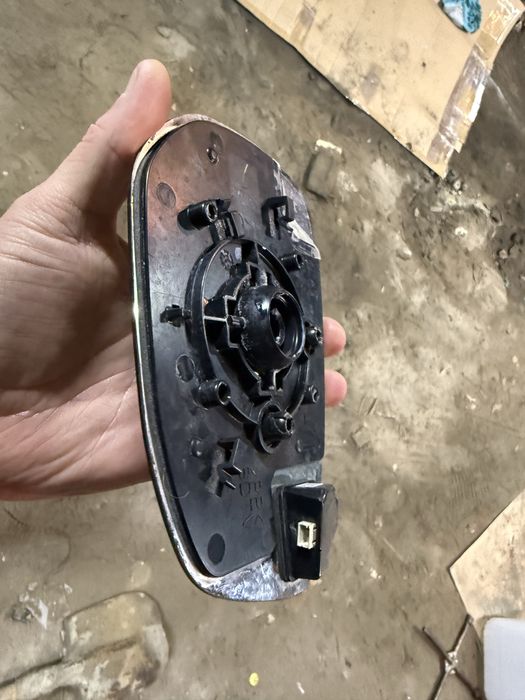 Зеркало мазда 3 2020 ліве