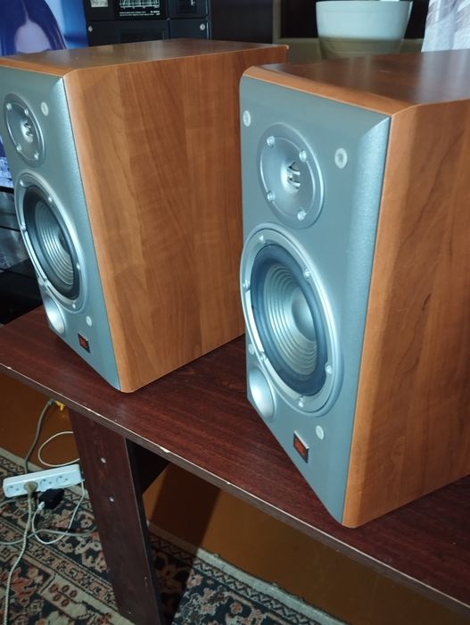 Акустика JBL E30