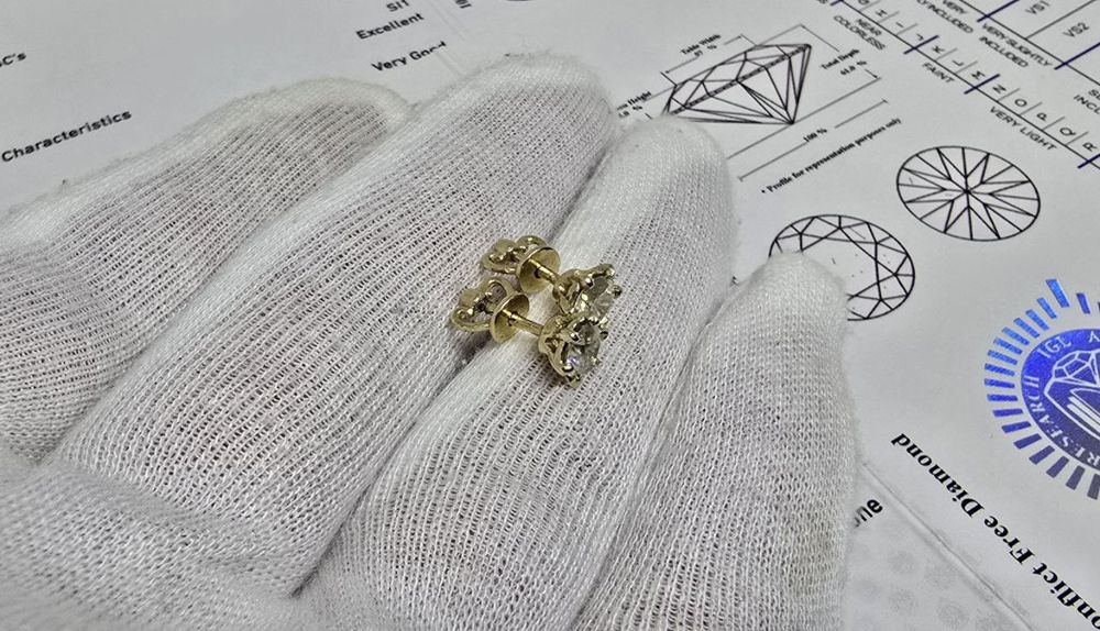 Золотые серёжки с бриллиантами 1.02 карат