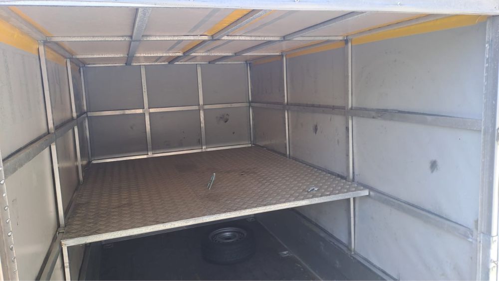 reboque com matricula propria