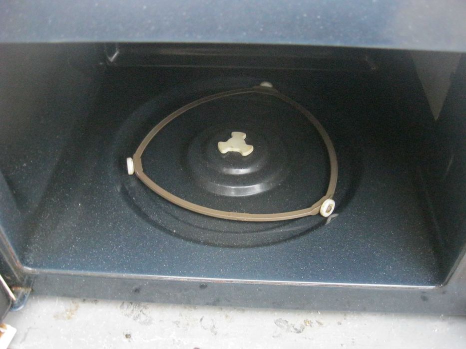 Продам микроволновку Samsung  c грилем