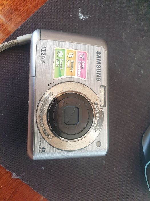 Цифровий фотоаппарат Samsung es20