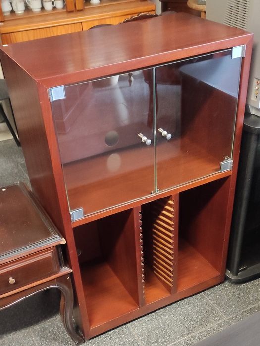 Móvel em mogno, muito bonito