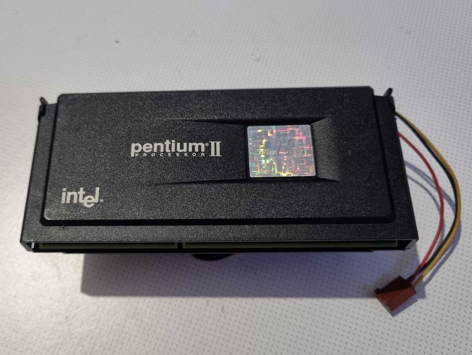 Intel Pentium II MMX Processor – 1994/9664586483114114124