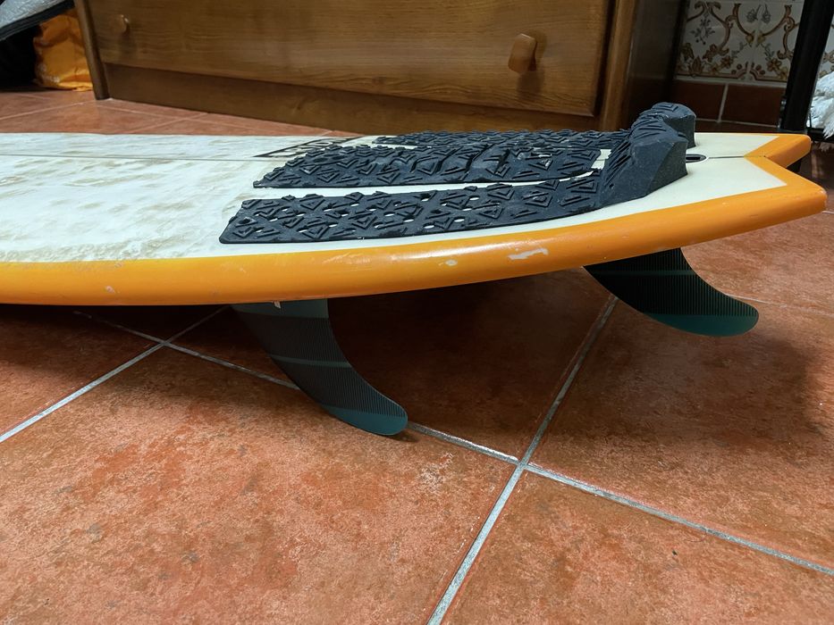Prancha de surf Alka 5’8 19” x 2 “3/8 -27.3 L