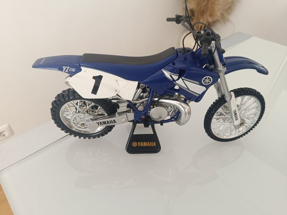 Mota brinquedo Yamaha