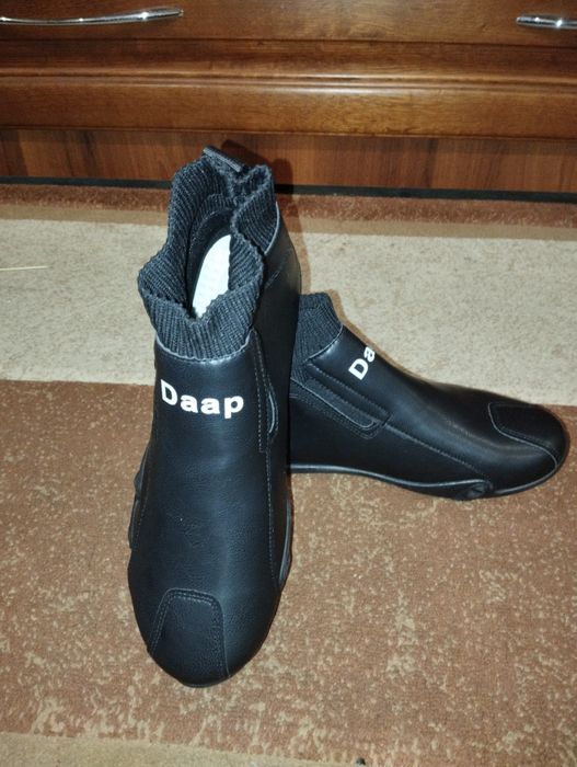 Продам ботинки новые