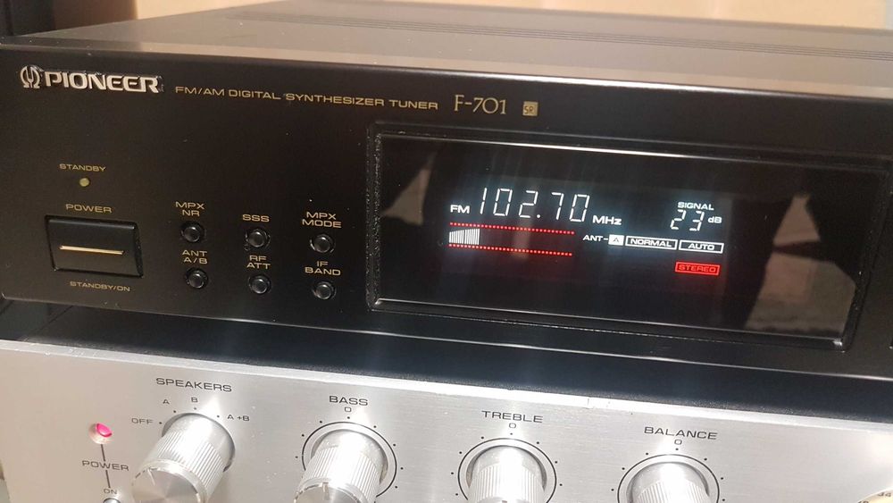 Тюнер Pioneer F-701 AM/FM Digital Synthesizer made in Japan