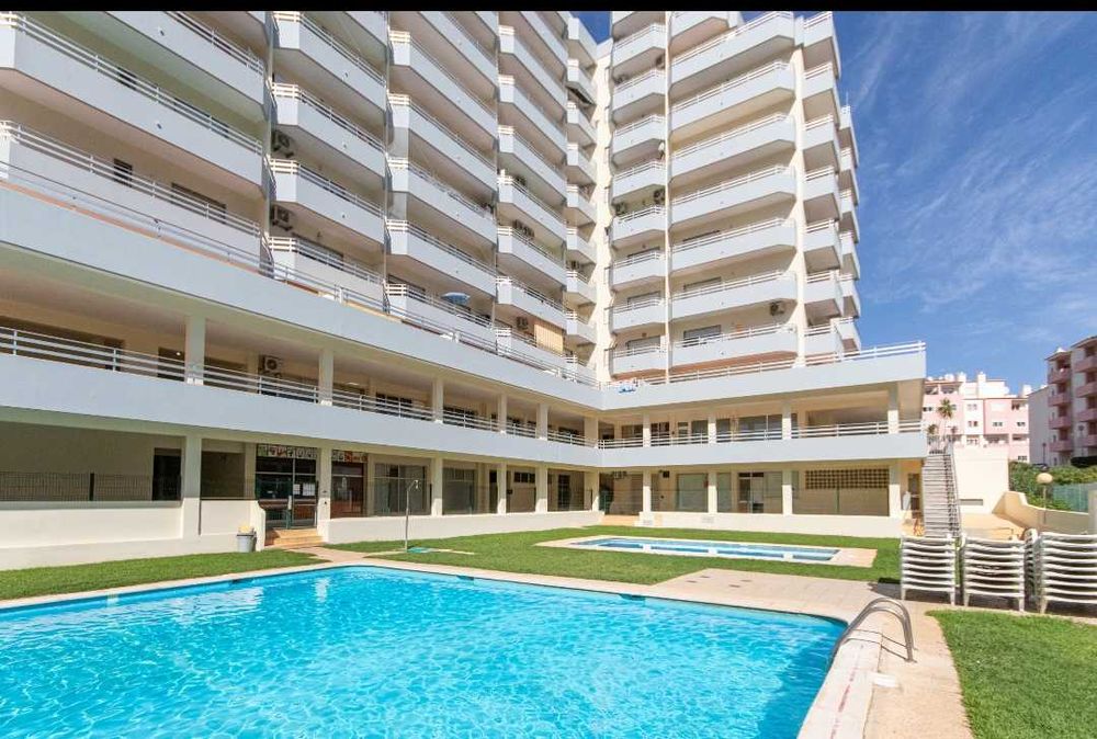 Férias na 2.ª linha da Praia da Rocha