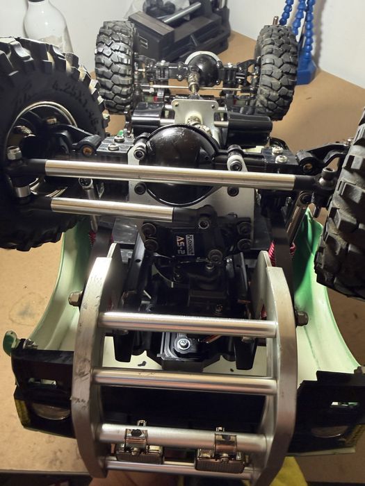 Model RC 1:10 TAMIYA HighLift Toyota Hiux 4x4 crawler