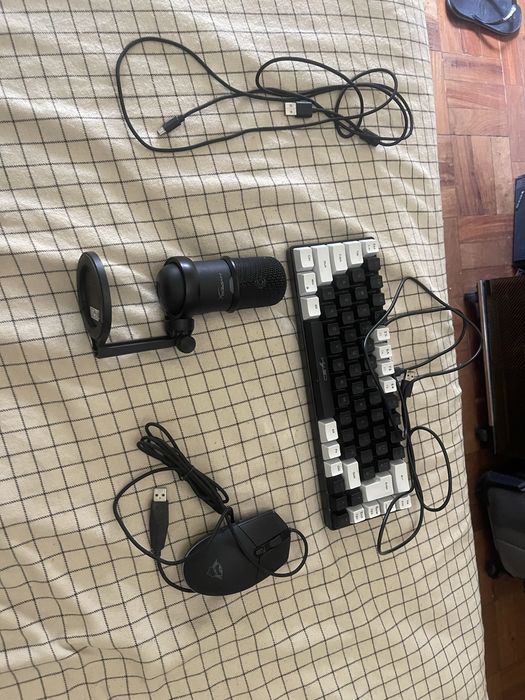Teclado mais mouse  gamer mecanico e microfone solo cast hyperex