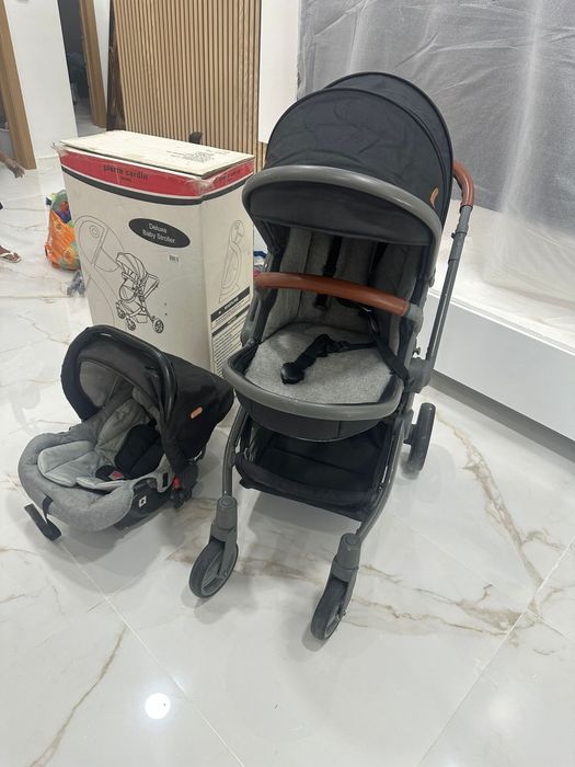 Carrinho de bebe Pierre Cardin