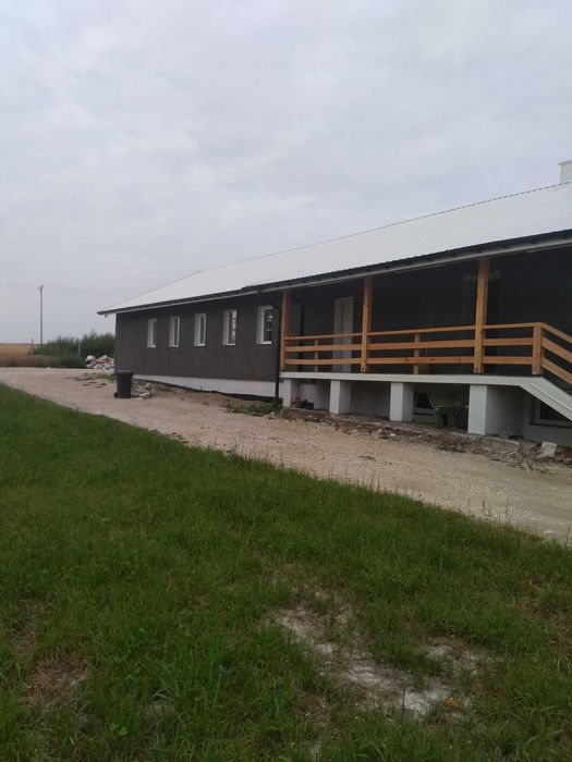 Wynajmę miejsce pracy dla STOLARZA/LAKIERNIKA z dostępem do maszyn