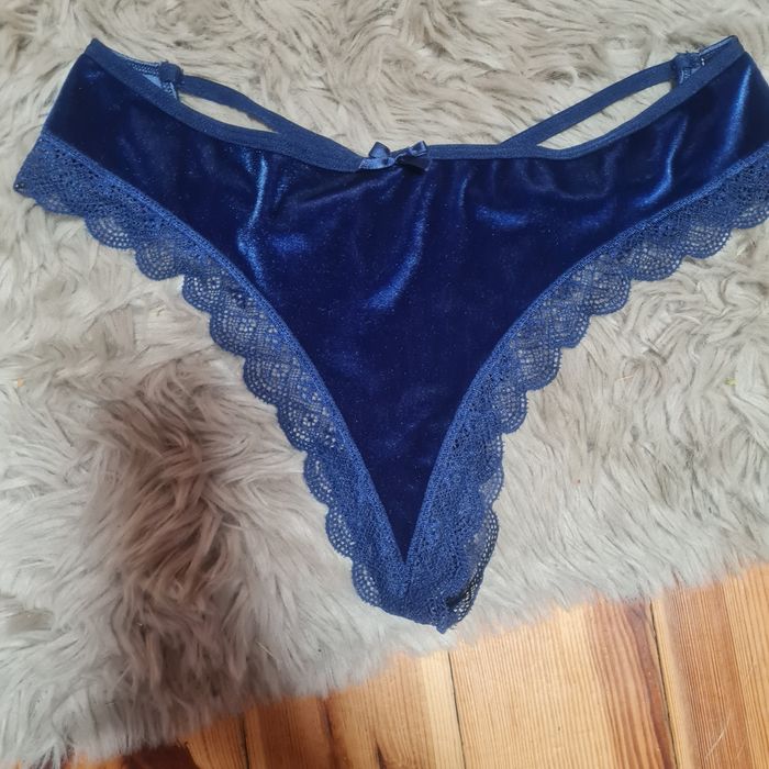 Victoria's Secret stringi majtki koronkowe brazyliany r. M granatowe