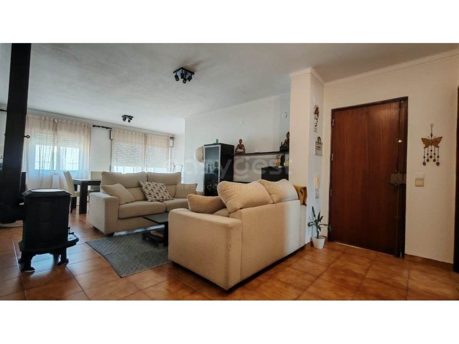 Apartamento T3 com excelente exposição solar