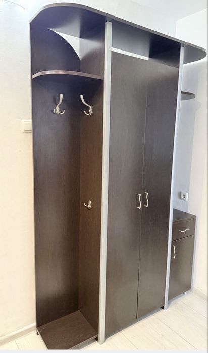 Шкаф - вешалка в прихожую