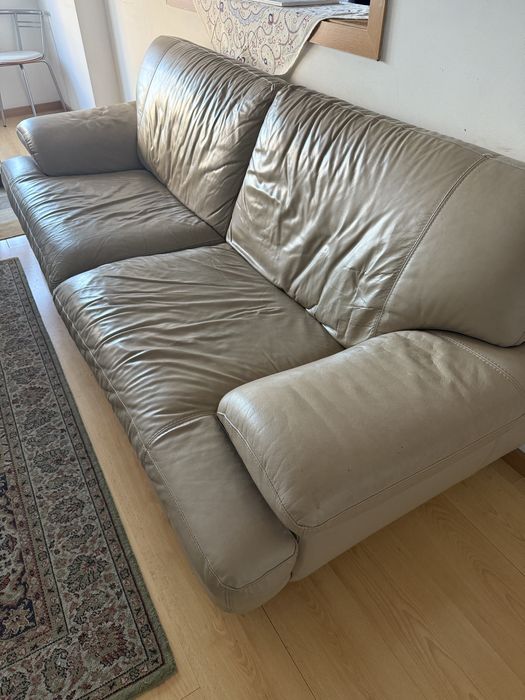 Sofa chateau d’ax em pele