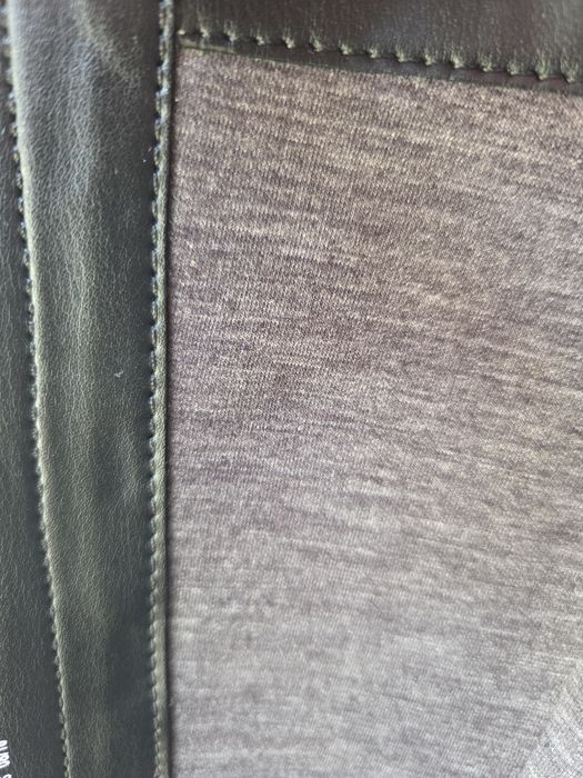 Botas pretas cano alto em pele da Clarks, muito confortáveis