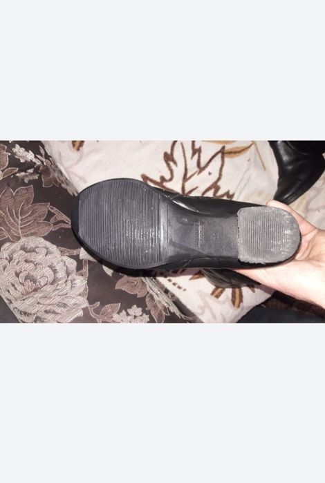 Продам жіночі чоботи