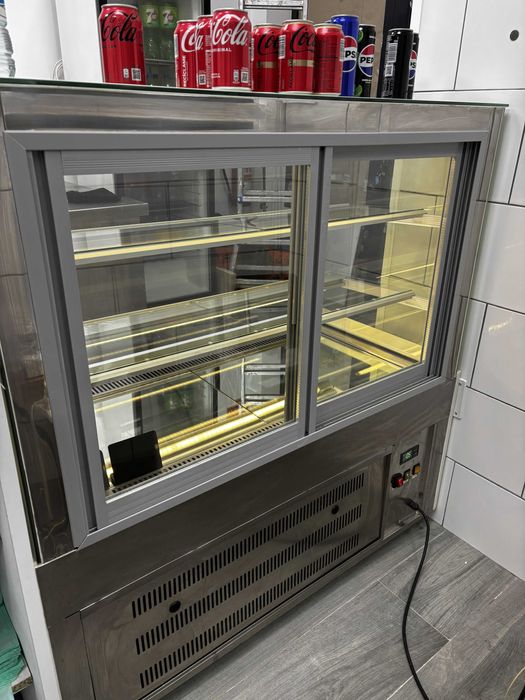 Vitrina Pastelaria Refrigerada 120cm Inox – Excelente Estado (REVISTA)