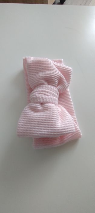 Piękna opaska pin up z kokardą pudrowy róż r 104