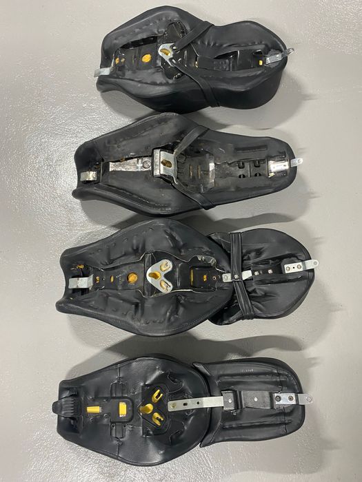 Harley Davidson Sportster 883, 1200 assentos bancos solo duplos