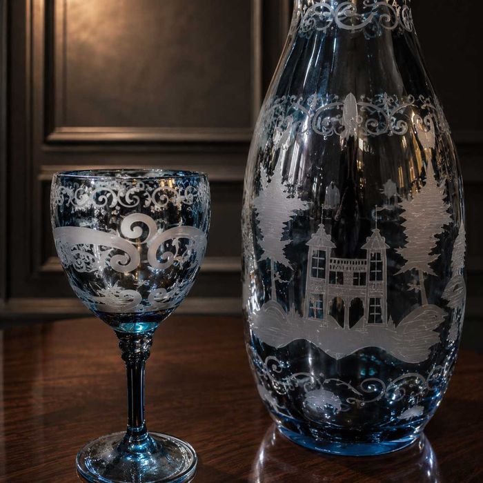Garrafa / Licoreira em Cristal Azul Gravado Estilo Baccarat