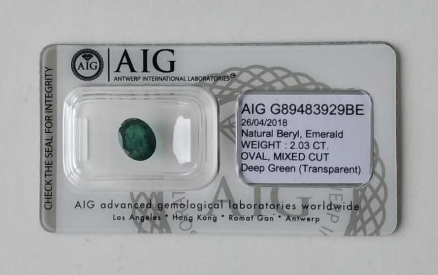 Esmeralda natural com o peso de 2,03 Cts, , Talhe Oval, Certificado