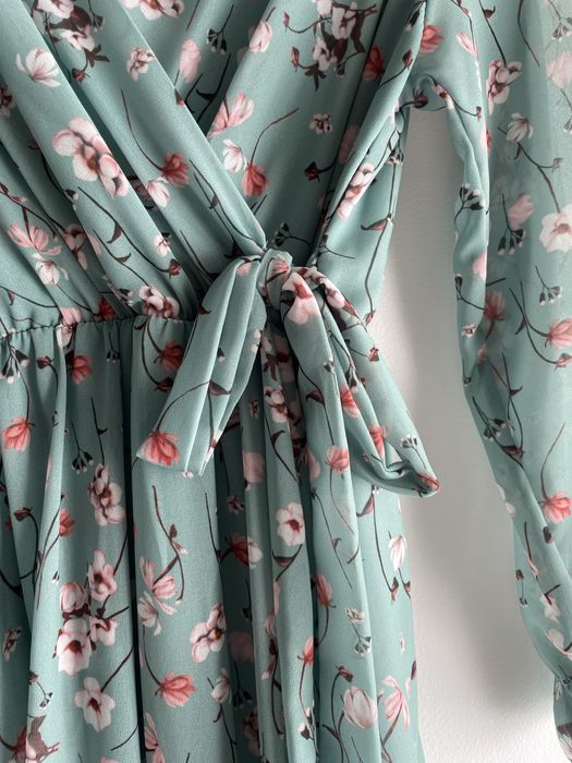 Vestido Floral em tons de Verde