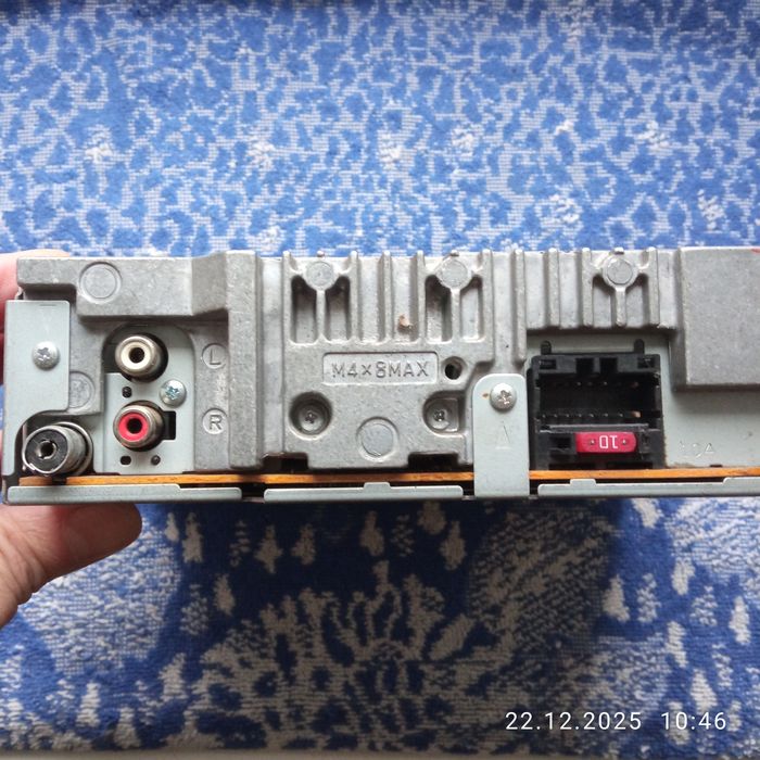 Продаю автомагнитолу