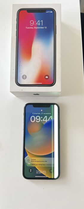 iPhone X 64 GB – z pudełkiem, rozbity, bez kodu – na części