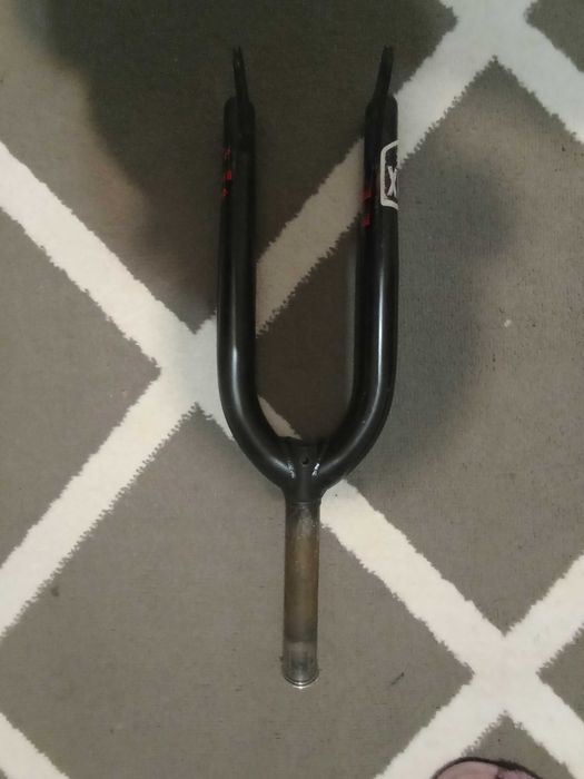 Widelec Salt seryjny