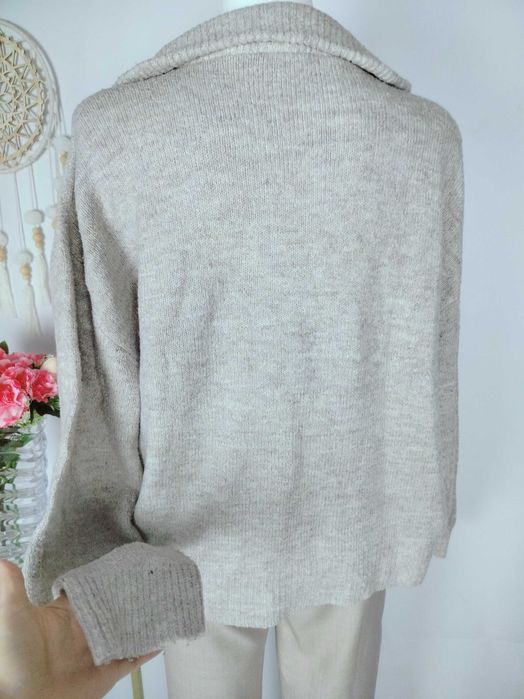 Damski beżowy ciepły sweter w rozmiarze L 40