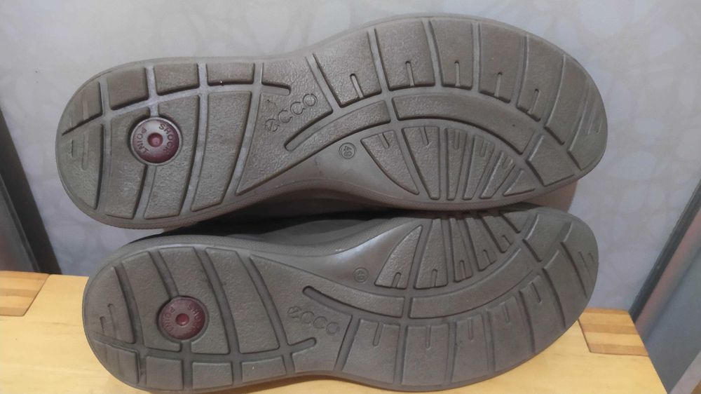 Ecco - шкіряні кросівки туфлі