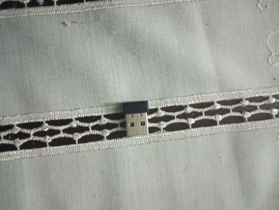 Wireless Mouse with USB Port Connection433726412366827523