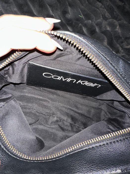 Mała torebka listonoszka Calvin Klein