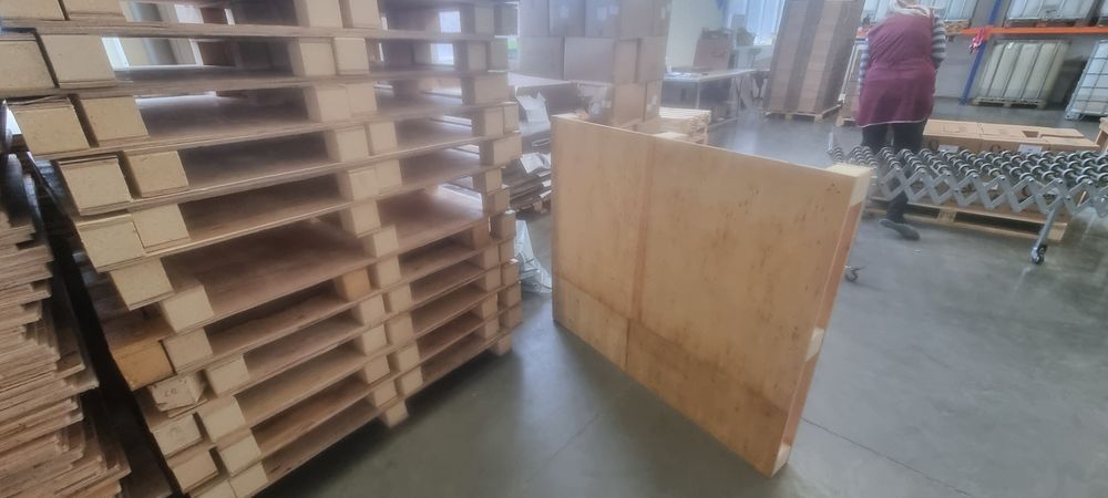 поддон піддон  фанерний. фанєра 10 мм.  розміри. 1м х 1.1м висота 10см