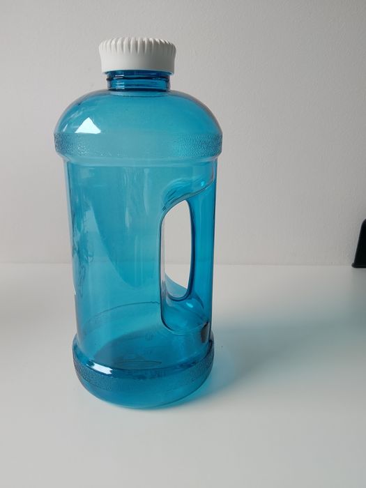 Butelka na wodę 2 L galon z uchwytem