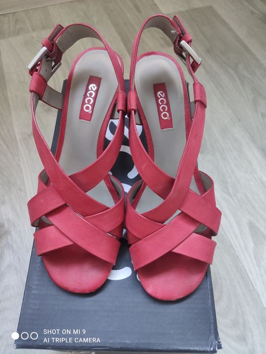 Босоножки женские