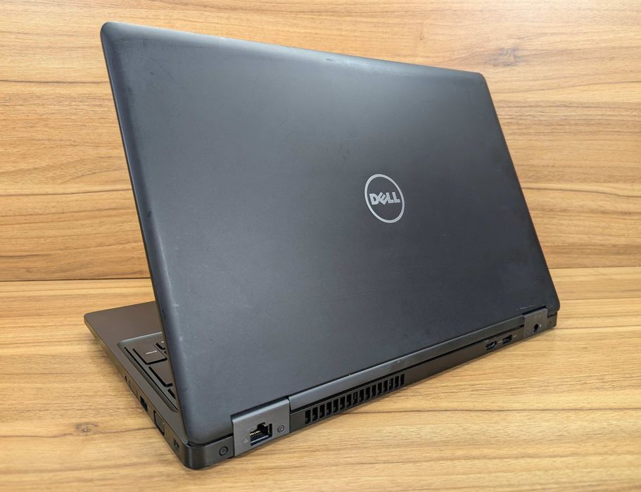 812/Dell Precision 3520/15,6"/I5-7440HQ/256GB SSD/RAM 8GB/M620 2GB