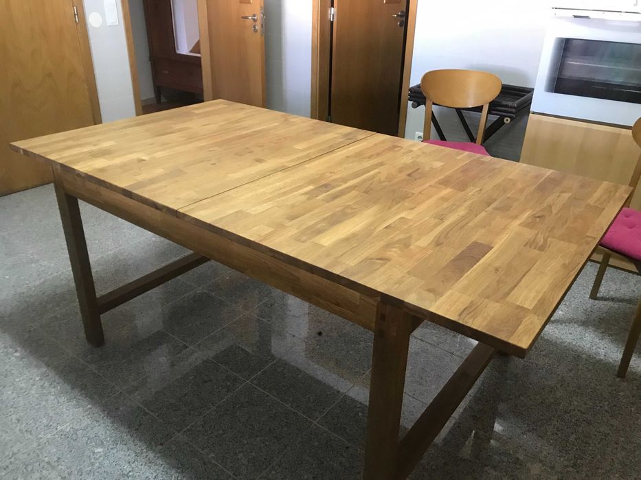 Mesa em madeira extensível