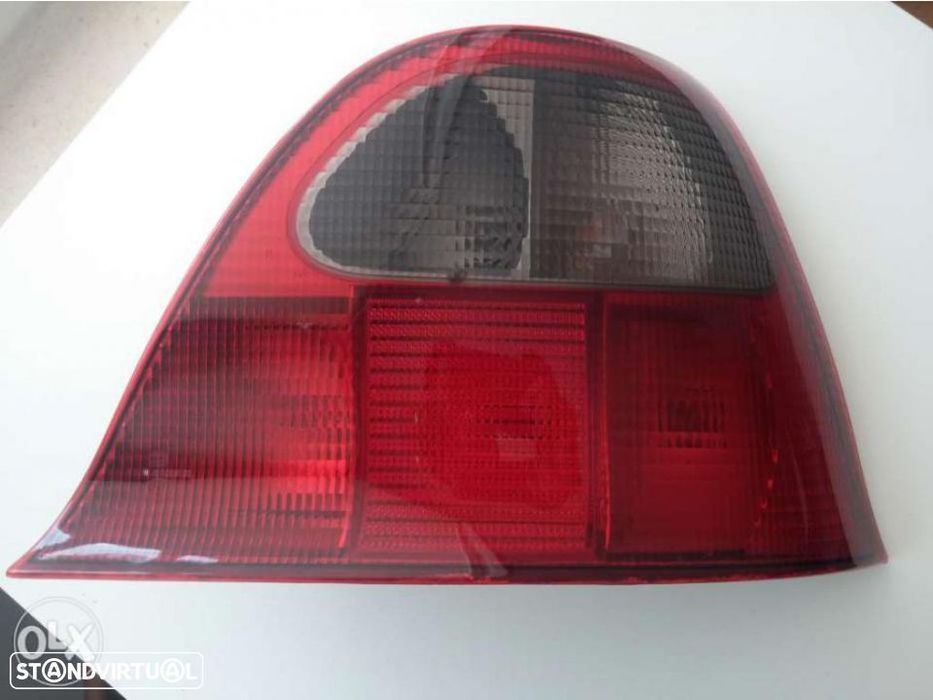 Farolim farol tras direito rover 25 mg zr