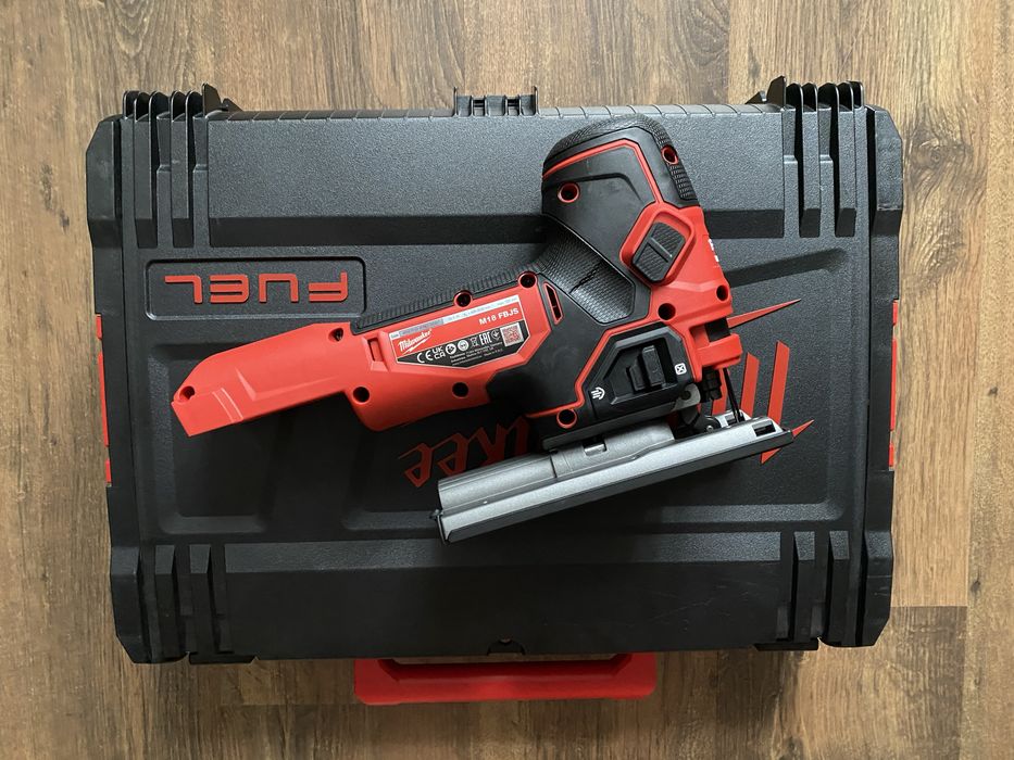 Milwaukee wyrzynarka 18 V bez baterii i ładowarki M18FBJS-0X
