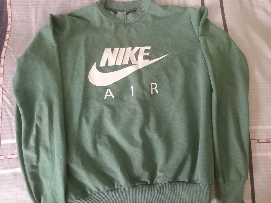 Продам чоловічий светер Nike