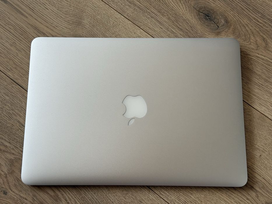 Macbook air 13 2017 i5/8/128 a1466