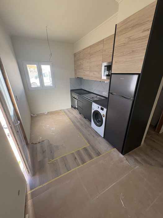 Casa pré-fabricada moderna, ainda em construção