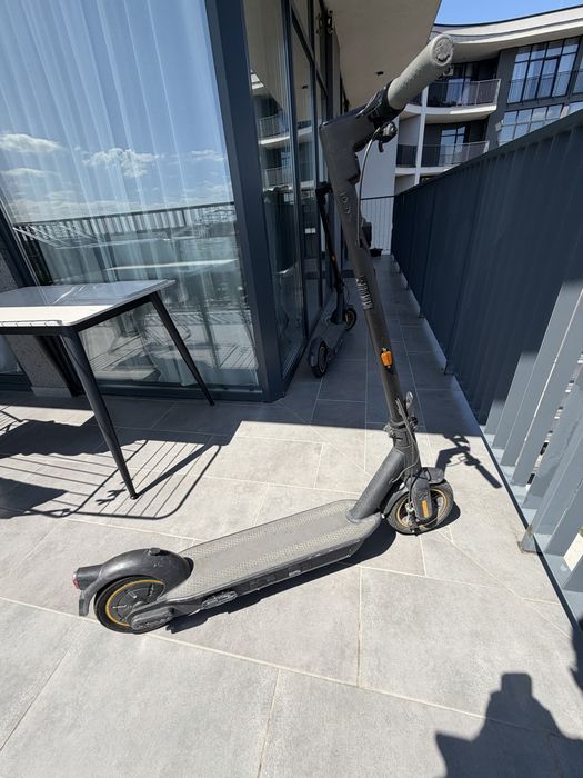 Segway Nibebot Kickscooter MAX G30E II в нормальному стані