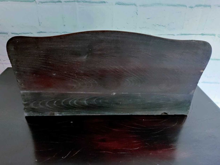 Peanha ou mísula do séc. XVIII em madeira de castanho