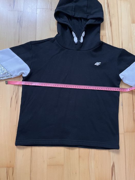 Okazja - Bluza 4F w roz. 146 cm